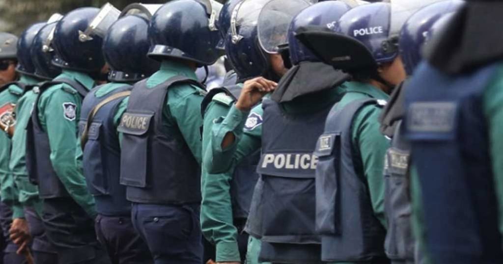 আ. লীগ আমলে চাকরিচ্যুত দেড় হাজার পুলিশ চাকরি ফেরত পাচ্ছেন