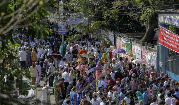 এসএসসির প্রথম দিনে বরিশালে অনুপস্থিত ১ হাজার ৩৩, বহিষ্কার দুই