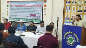 দাবি আদায়ে অনশন চালিয়ে যাচ্ছে চবি চারুকলার ৯ শিক্ষার্থী