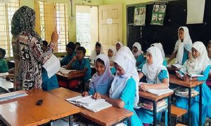 তিন দাবিতে প্রাথমিকের সহকারী শিক্ষকদের নতুন কর্মসূচি ঘোষণা