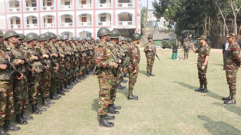ঢাকা ও আশপাশের এলাকায় সেনাবাহিনীর সহায়তা পেতে হালনাগাদ নম্বর প্রকাশ