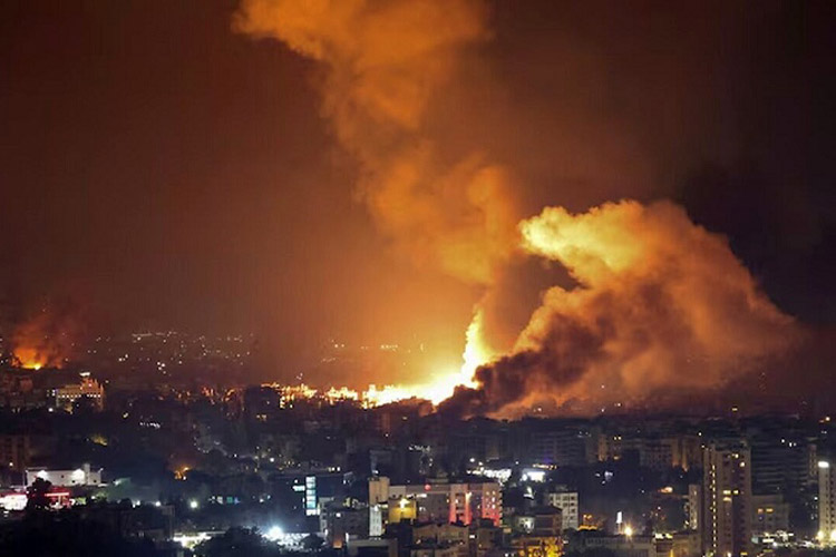 ইসরায়েল বলছে যে তারা হামাসের সাথে যুদ্ধবিরতি আলোচনার বিকল্প বিবেচনা করছে, যা অনিশ্চয়তাকে আরও গভীর করে তুলছে