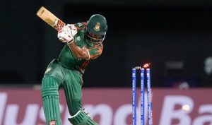 তাসকিন-সাকিবের তোপে শুরুতেই বিপদে শ্রীলঙ্কা