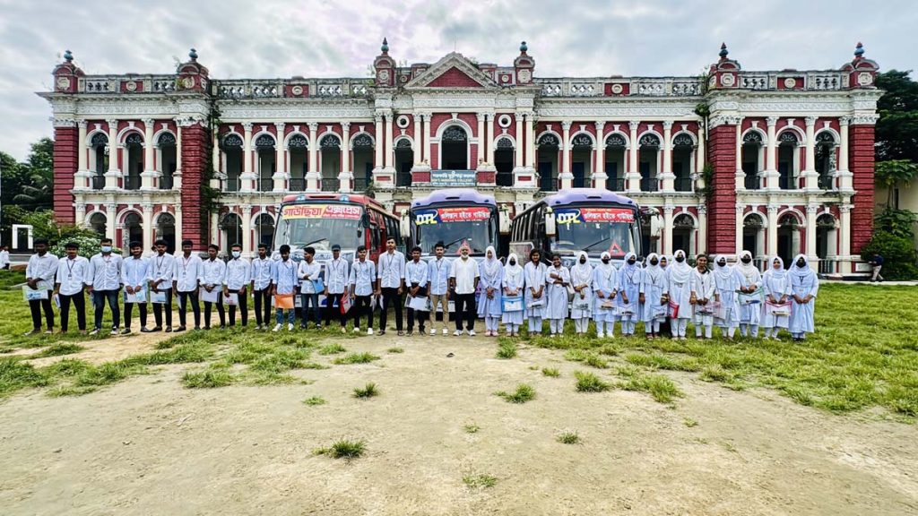 এইচএসসি : একদিনে দুই পরীক্ষায় বেশি বিপাকে পড়বেন মানবিকের শিক্ষার্থীরা