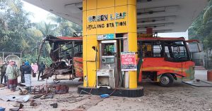 সীতাকুণ্ডে ফিলিং স্টেশনে গ্যাস নেওয়ার সময় সিলিন্ডার বিস্ফোরণ, আহত ২