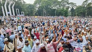 এমপিওভুক্তির দাবিতে অবস্থান প্রতিবন্ধী স্কুলের শিক্ষক-কর্মচারীদের