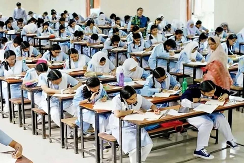 রাজশাহী শিক্ষা বোর্ড কারাতে টিমের বেল্ট পরীক্ষা ও সনদ বিতরণ অনুষ্ঠান