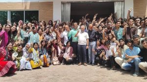 জিপিএ-৫ কেলেঙ্কারি, কাদির মোল্লা স্কুলকে শিক্ষা বোর্ডের শোকজ