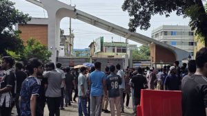 উপাচার্য পরিবর্তনের প্রতিবাদে চুয়েট শিক্ষার্থীদের সর্বাত্মক শাটডাউন